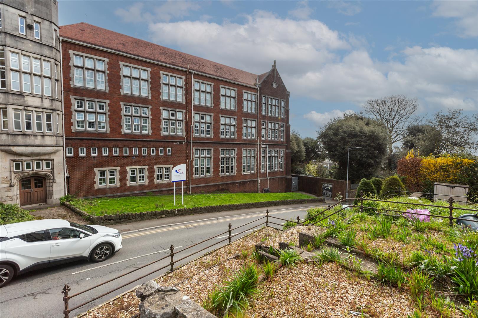 Bryn Y Mor Crescent, Uplands, Swansea, SA1 4QT